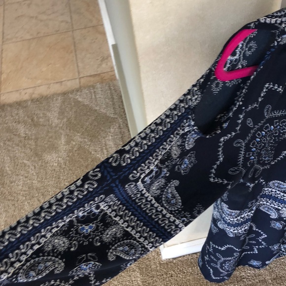 Cold shoulder tunic - Picture 2 of 4